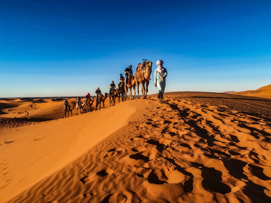 Descubre cómo prepararte y garantizar tu seguridad en un tour en 4x4 por Merzouga. ¡Consejos expertos para una experiencia inolvidable!   ¡Reserva ahora!